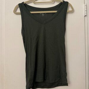 (NWT) LOFT Essential V-Neck Tank - Olive Green - Size M